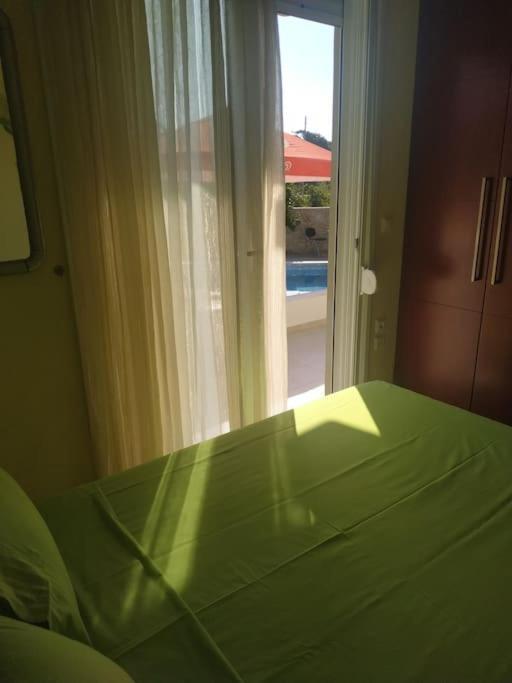 Greek Style Ground Floor Apartment & Pool 伊利索斯 外观 照片