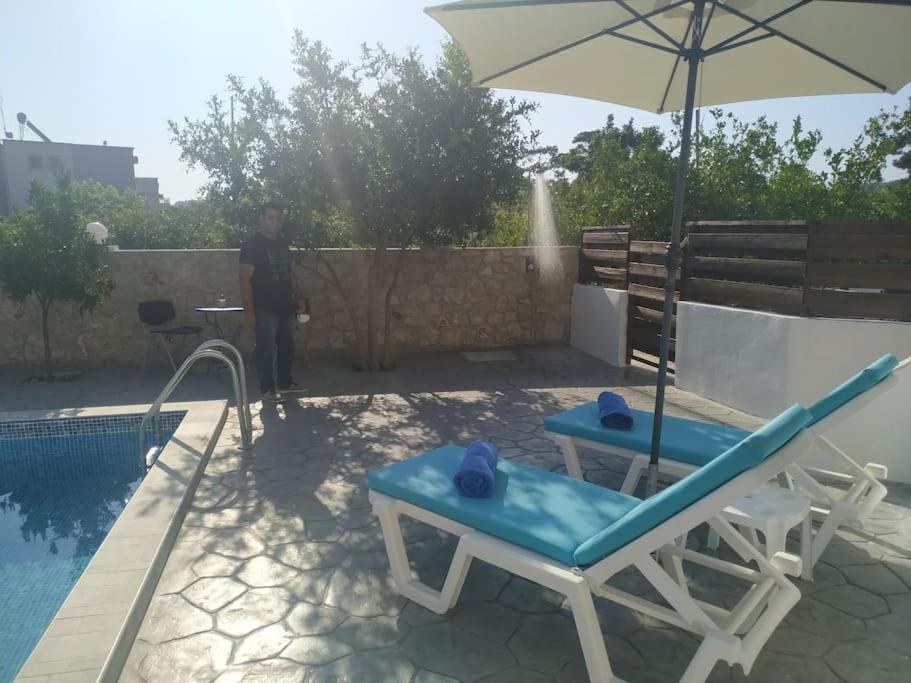 Greek Style Ground Floor Apartment & Pool 伊利索斯 外观 照片