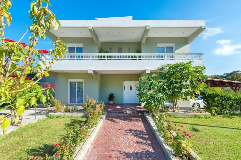 Greek Style Ground Floor Apartment & Pool 伊利索斯 外观 照片