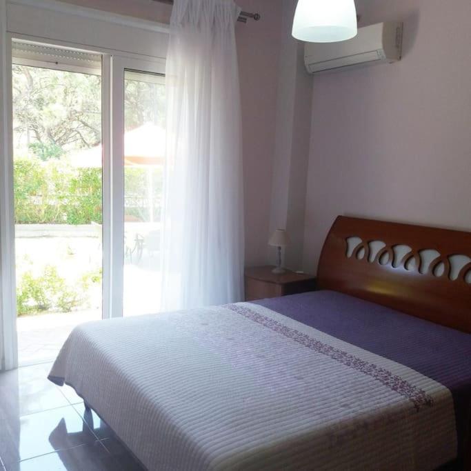 Greek Style Ground Floor Apartment & Pool 伊利索斯 外观 照片