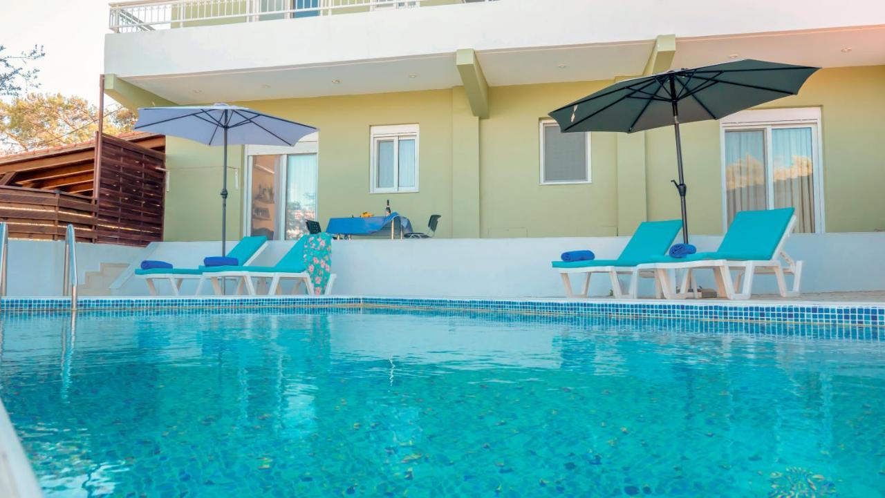 Greek Style Ground Floor Apartment & Pool 伊利索斯 外观 照片